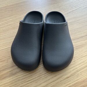 Crocs Dylan Clog in Espresso Brown